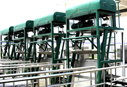 鋼絲繩牽引式格柵除污機